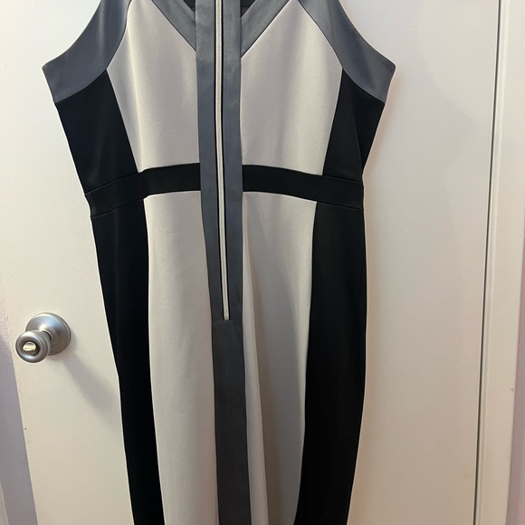 Jax Gray and Black Colorblock Midi Dress EUC Size 10 EUC PTP 18 - Picture 6 of 8